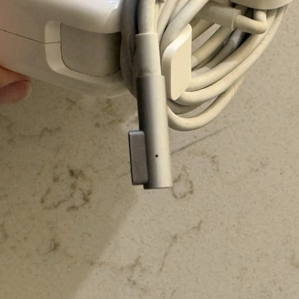 Apple Authentic MacBook Pro 60W MagSafe Power Adapter Charger A1344 A/12378EA